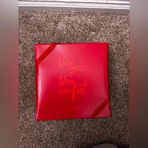 NEIWAI Red Gift Box